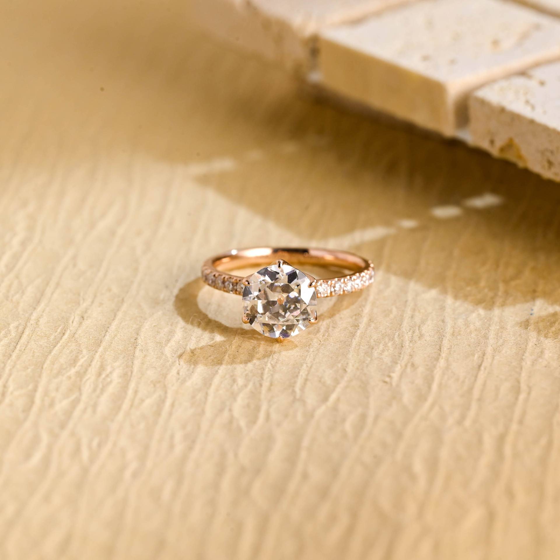 Igi Verifizierter Solider Runder Diamant-Verlobungsring, D/Vs1 Diamant-Ehering, Geburtstags - Valentinstagsgeschenk Für Sie, Frauen Igi Verifizierter Solider Runder Diamant-Verlobungsring, D/Vs1 Diamant-Ehering, Geburtstags - Valentinstagsgeschenk Für Sie, Frauen von Adorejeweller