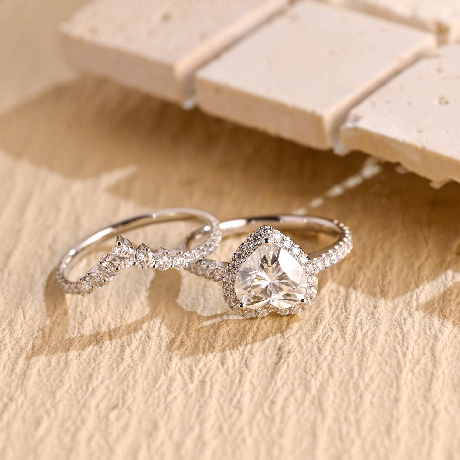 Solid Gold Halo Herz Moissanit Verlobungsring, Vintage Ehering Set, Jahrestag/Geburtstag Valentinstag Geschenk Für Frau, Sie, Frau Solid Gold Halo Herz Moissanit Verlobungsring, Vintage Ehering Set, Jahrestag/Geburtstag Valentinstag Geschenk Für Frau, Sie, Frau von Adorejeweller