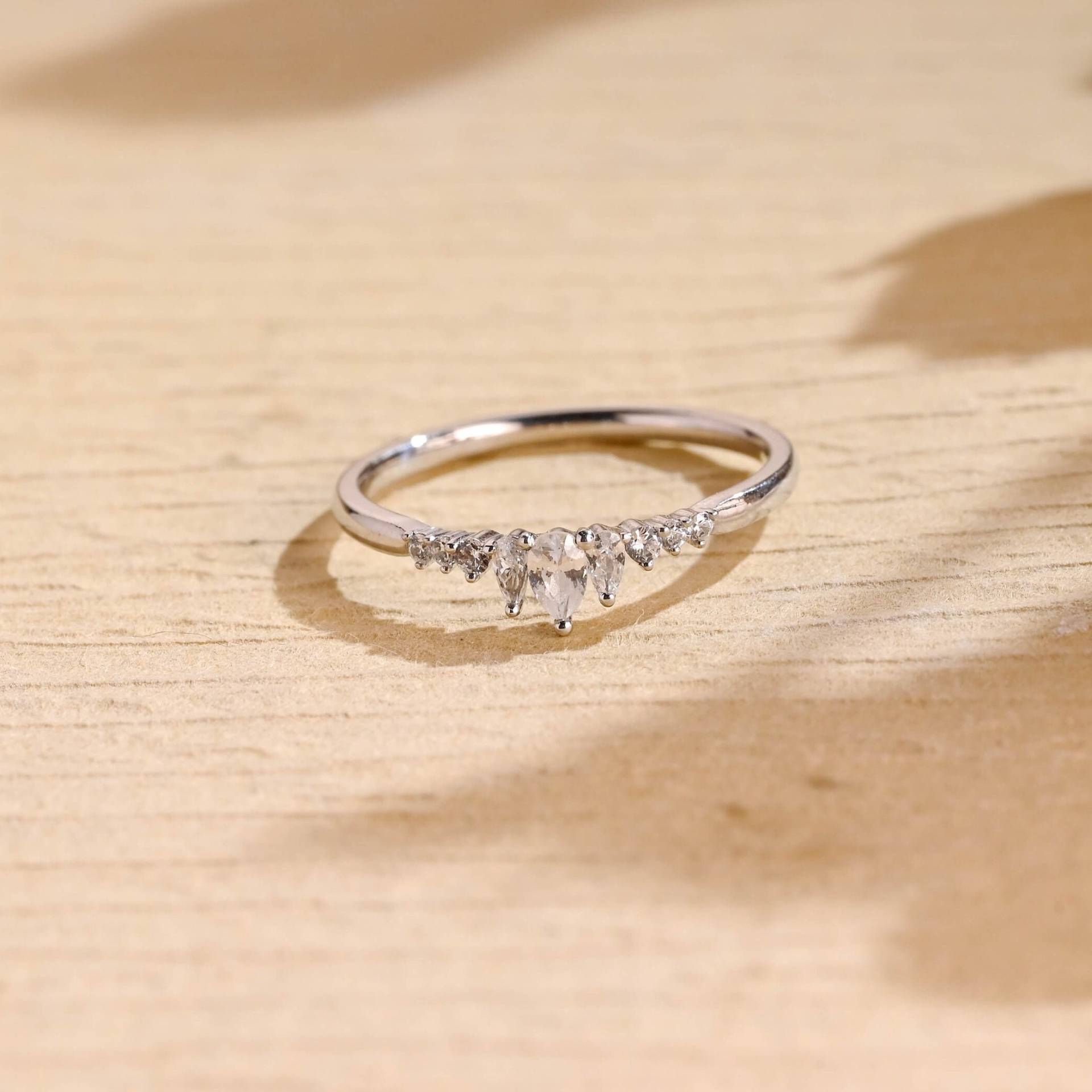 Solid Gold Pear & Round Cut Moissanite Verlobungsring, Ehering, Versprechen Band, Jahrestag/Geburtstag/Valentinstag Geschenk Für Frauen, Sie Solid Gold Pear & Round Cut Moissanite Verlobungsring, Ehering, Versprechen Band, Jahrestag/Geburtstag/Valentinstag Geschenk Für Frauen, Sie von Adorejeweller