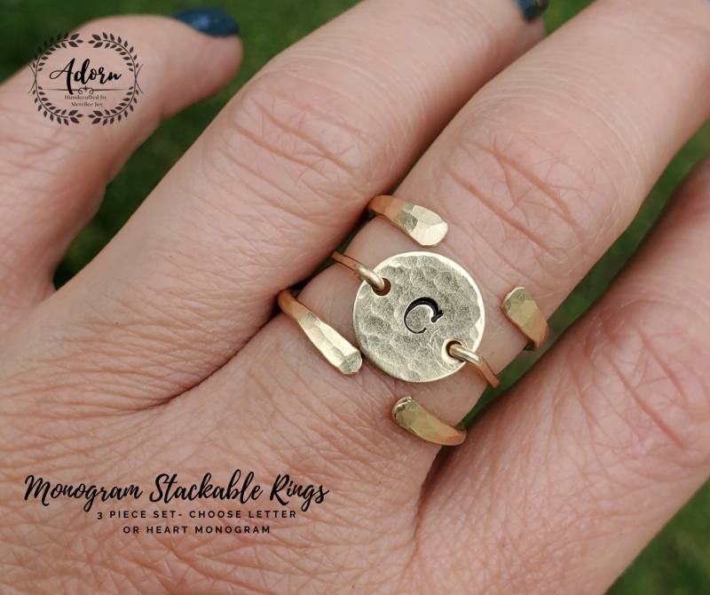 Goldfarbener Münzring Aus Messing Mit 2 Gehämmerten Messingringen Handgefertigt Von Merrilee Joy von AdornHandcrafted