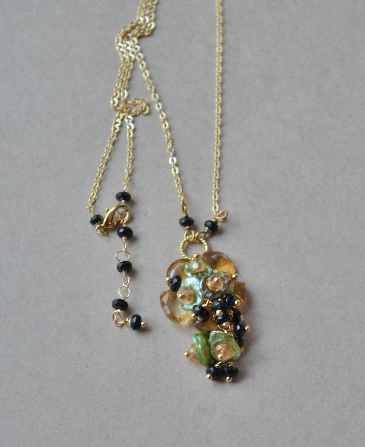 Golden Citrin Und Spinell Blossom - Halskette Golden Citrin Und Spinell Blossom - Halskette von AdornMeNow