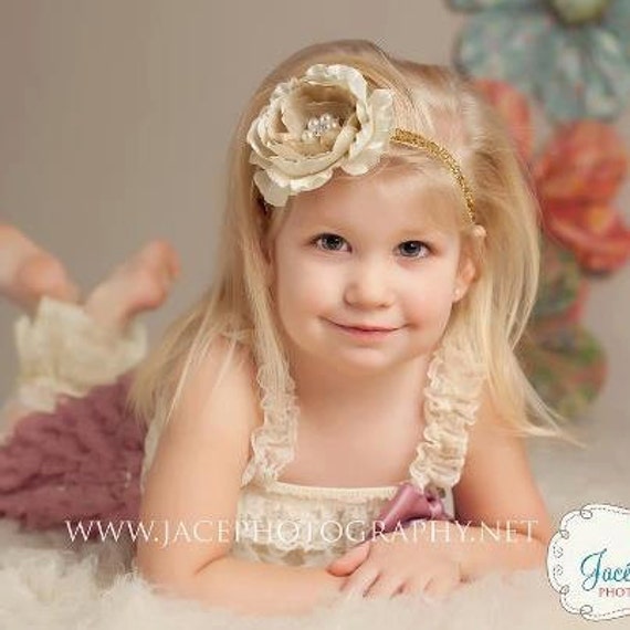 Vintage Beige Und Gold Blumen Stirnband, Baby Mädchen Erwachsene Stirnband Vintage Beige Und Gold Blumen Stirnband, Baby Mädchen Erwachsene Stirnband von AdornedCreations