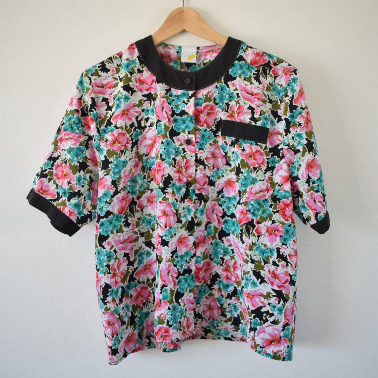 1980S Vintage C&a Canada Retro Blumen Knopf Bluse Top. Retro. Muster. Uk Größe 40 cm von AdornedVintageFinds