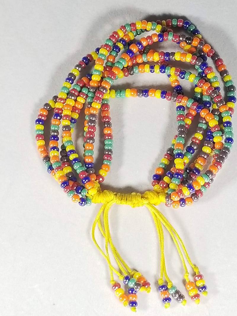 Multi-Layer-Armband, Regenbogen Geschichtet Armband, Makramee Knoten, Buntes Gelbes Verstellbare Armband von AdornmentUndefined