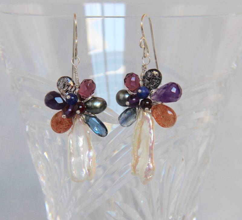 Edelstein Blumen Baumeln Ohrringe, Sterling Silber Wire Wrap Schmuck Mit Amethyst, Granat, Kyanit, Perle, Sonnenstein, Einzigartigen Stil von AdornmentsAndFrills