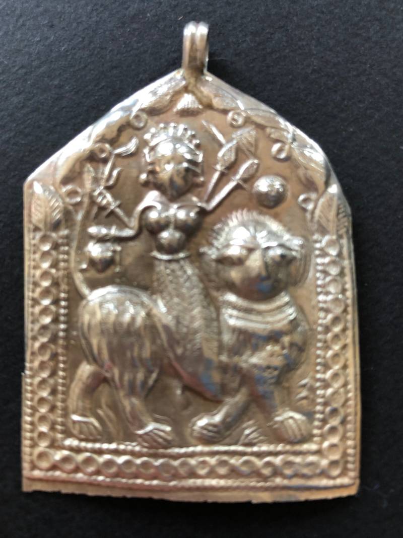 Anhänger Rahjastani Und Silbervertreter Durga Auf Dem Sohn Des Löwen von AdornmentsToAdore