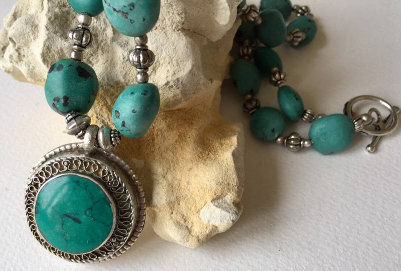 Türkis & Tibetsilber Anhänger Halskette Handgemachter Edelsteinschmuck von AdornmentsToAdore
