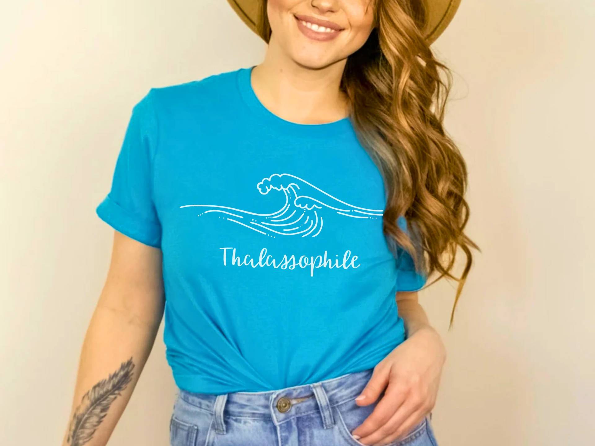 Beachy Minimalist Waves T-Shirt Sommer Ozean Inspiriert Kokosnuss Mädchen Shirt Outdoor Indie Surfer Ästhetik Alt Hippie Badeanzug Coverup von Adortopia