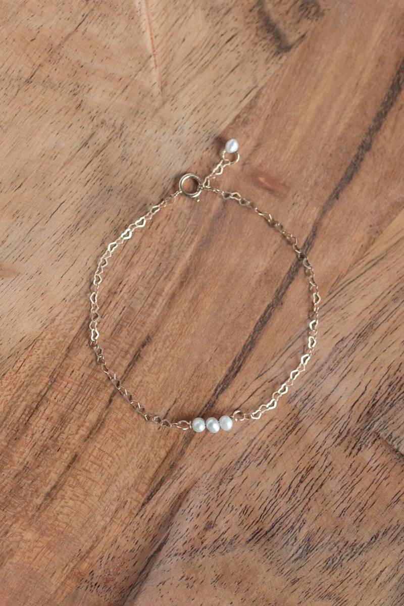 Echte Perlenarmband Mit Kleinen Herzen | Gold Filled Schmuck Süßwasser Perlen Armband Geschenk Für Sie Echte Perlenarmband Mit Kleinen Herzen | Gold Filled Schmuck Süßwasser Perlen Armband Geschenk Für Sie von LivAndAdri