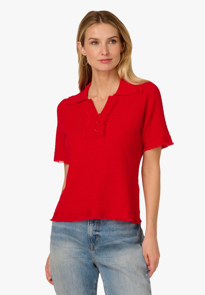 Adrianna Papell Stricktop Short Sleeve Button Front Polo Fray Edge Sweater Elegantes T-shirt aus Waffelpikee mit zarten Fransen am Kragen Adrianna Papell Stricktop Short Sleeve Button Front Polo Fray Edge Sweater Elegantes T-shirt aus Waffelpikee mit zarten Fransen am Kragen von Adrianna Papell