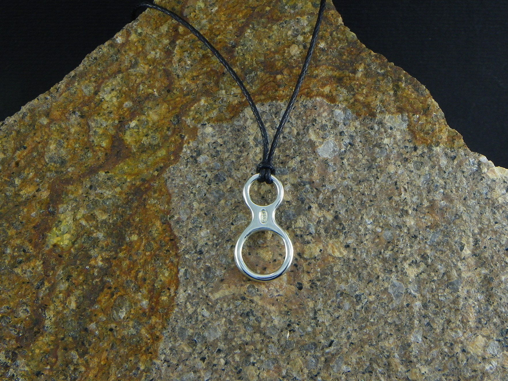 Großer Anhänger in Form Einer 8 Aus 925Er Silber - Im Climber Jewels Made Italy Großer Anhänger in Form Einer 8 Aus 925Er Silber - Im Climber Jewels Made Italy von AdventureJewel