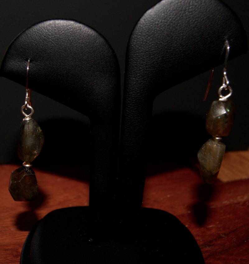 Baumeln Sie Double Drop Cut Nugget Labradorit Ohrringe Mit Sterling Silber Akzente Und Haken von Adyllic