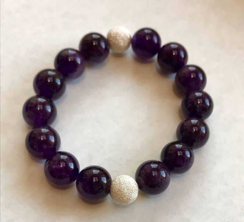 Dunkellila Amethyst Und Sterling Silber Armband von Adyllic