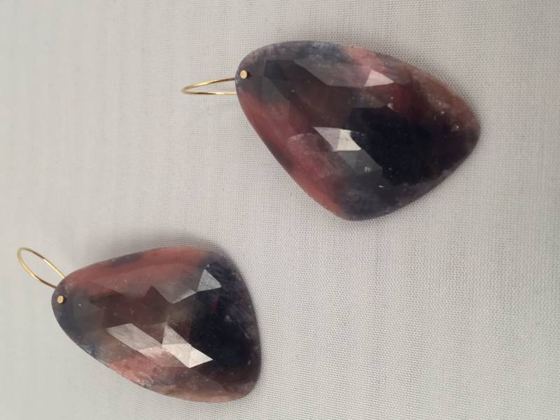 Natürliche Bicolor Blau Und Rosa Saphir 14K Ohrringe von Adyllic