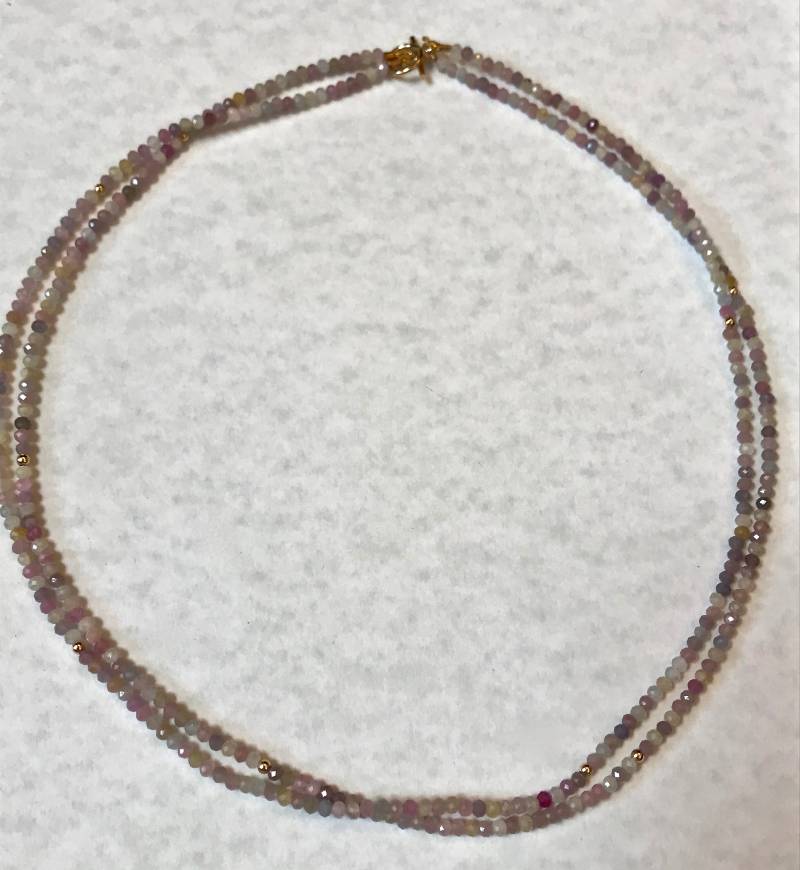 Natürliche Pastell Saphir Doppelstrang Halskette von Adyllic