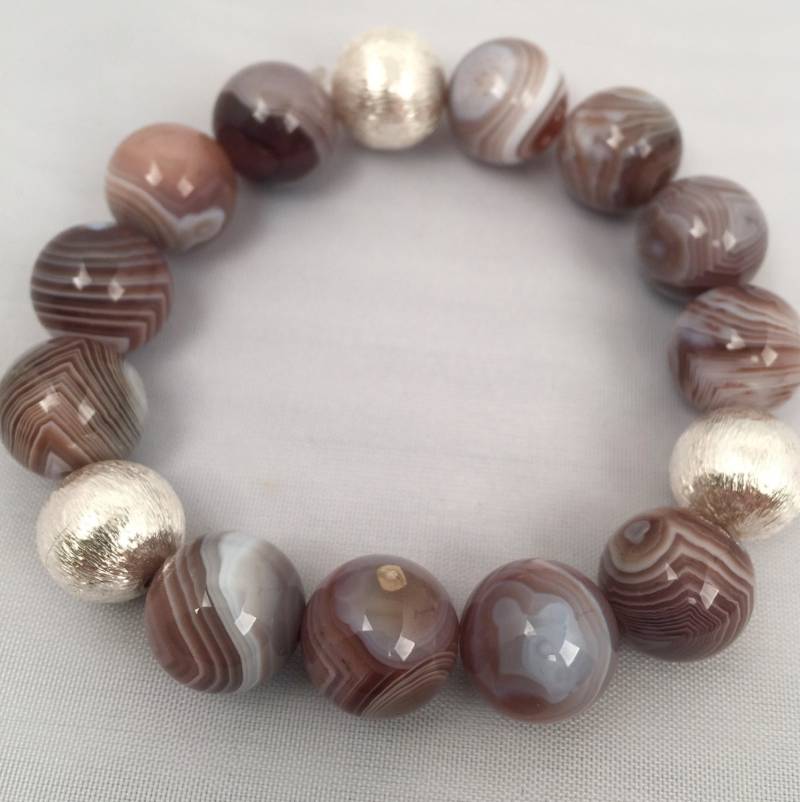 Pfirsich Botswana Achat Armband Mit Gebürsteten Sterling Silber Perlen von Adyllic