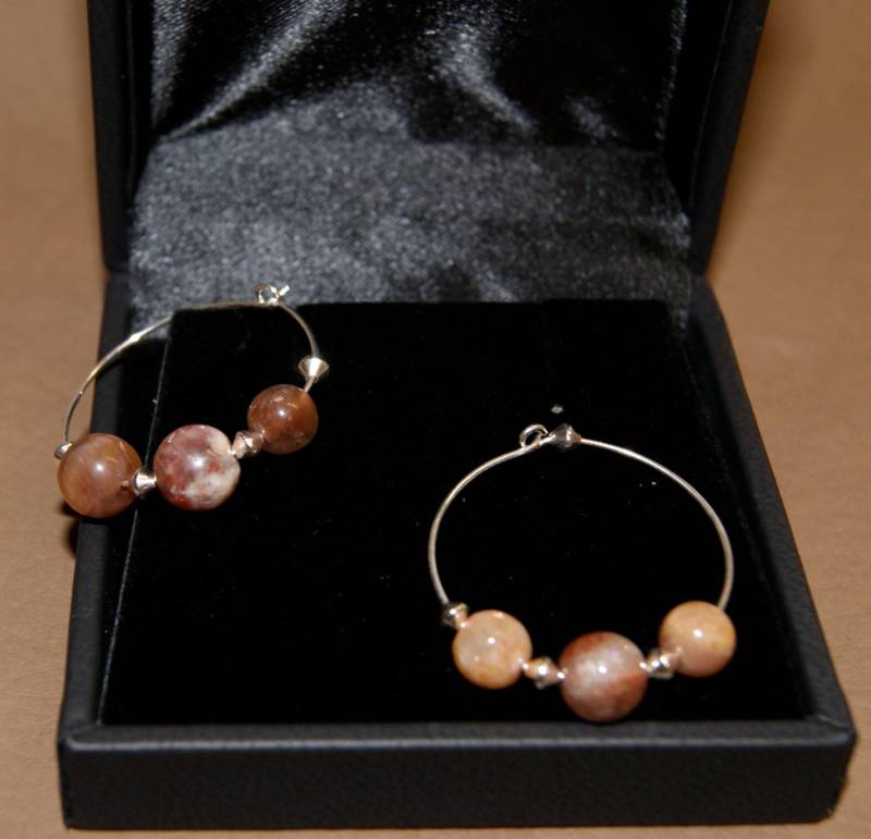 Pfirsich Mondstein Und Sonnenstein Creolen Mit Sterling Silber Akzent Perlen von Adyllic