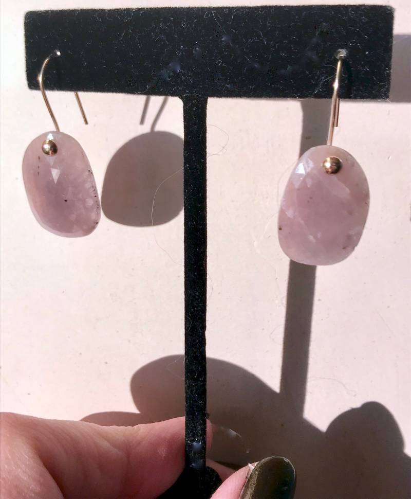 Rose Cut Natürliche Graue Saphir Ohrringe von Adyllic