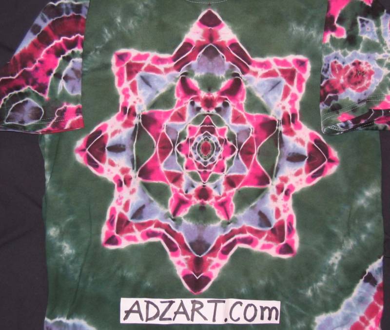 Medium, Mandala Im Wald, String Design, Handgefärbtes Original Medium, Mandala Im Wald, String Design, Handgefärbtes Original von AdzArt