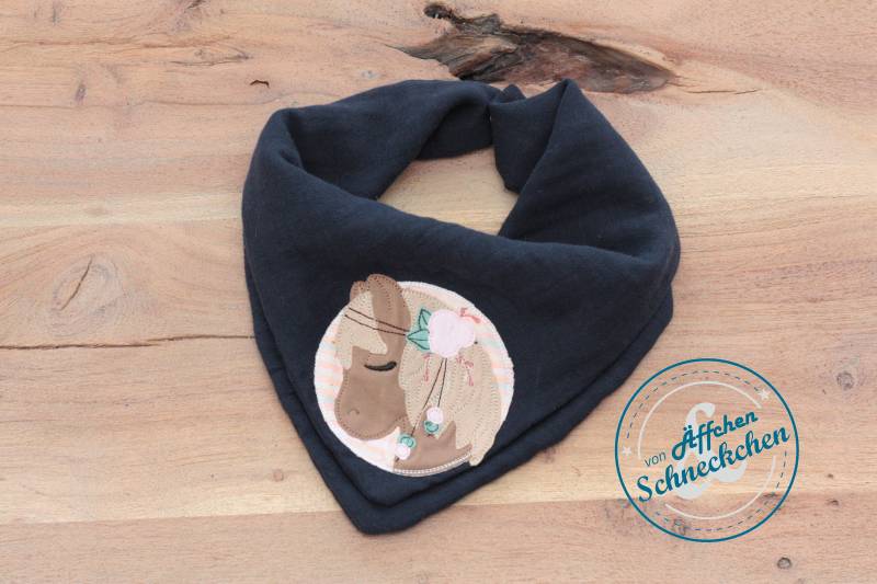 Bio Halstuch Aus Musselin - Schal Halswärmer Sabbertuch Blume Pferd Boho Stickwolke Stickerei Dunkelblau Bio Halstuch Aus Musselin - Schal Halswärmer Sabbertuch Blume Pferd Boho Stickwolke Stickerei Dunkelblau von AeffchenSchneckchen