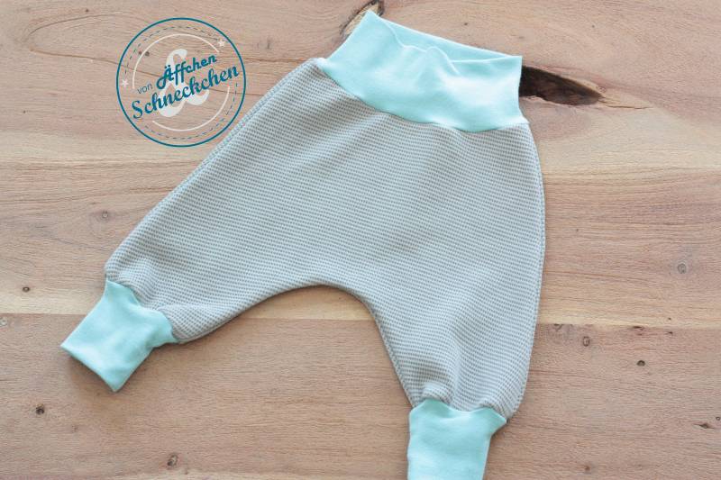Pumphose - Mitwachshose Babyhose Hose Tragehose Gr. 44-104 Tragetuch Regenbogen Tiere Bio Pumphose - Mitwachshose Babyhose Hose Tragehose Gr. 44-104 Tragetuch Regenbogen Tiere Bio von AeffchenSchneckchen