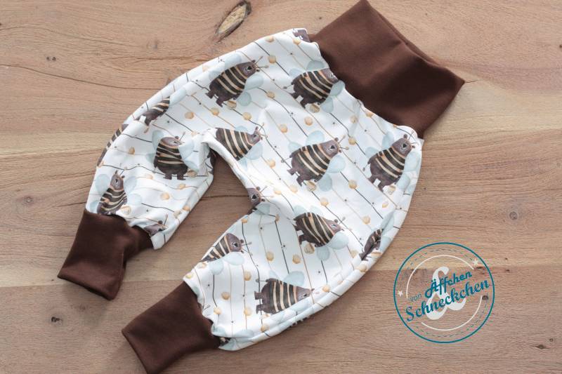 Pumphose - Mitwachshose Babyhose Hose Tragehose Gr. 44-104 Tragetuch Regenbogen Tiere Bio Pumphose - Mitwachshose Babyhose Hose Tragehose Gr. 44-104 Tragetuch Regenbogen Tiere Bio von AeffchenSchneckchen