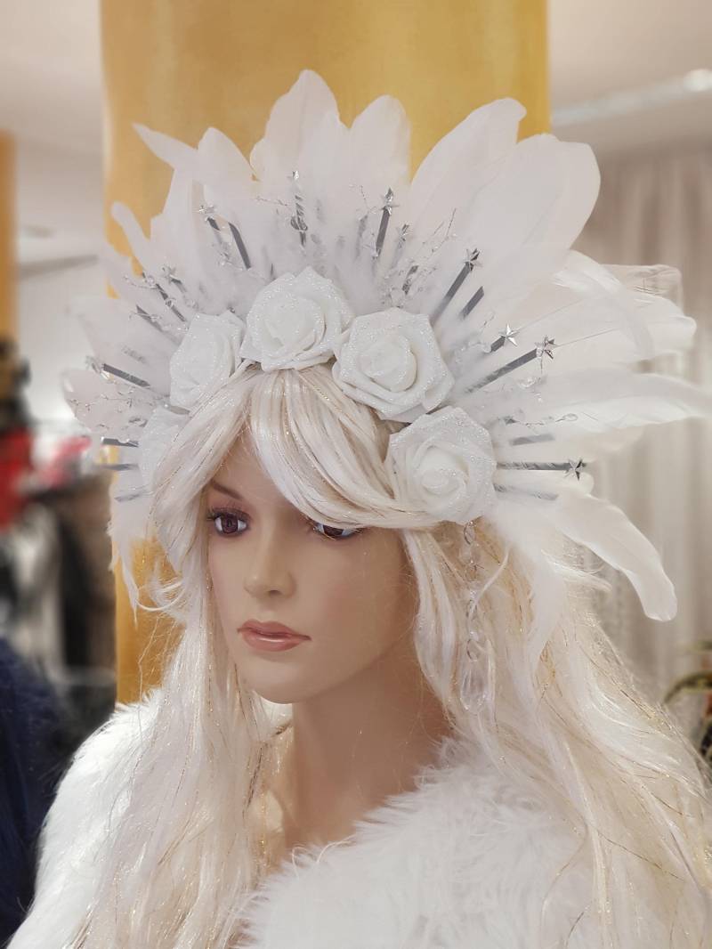 Ready To Ship White Flower Crown - Ethereal Bridal Headpiece, Fairy Or Goddess Tiara For Photoshoot Prom, Whimsical Costume Accessory von AelitaFashion