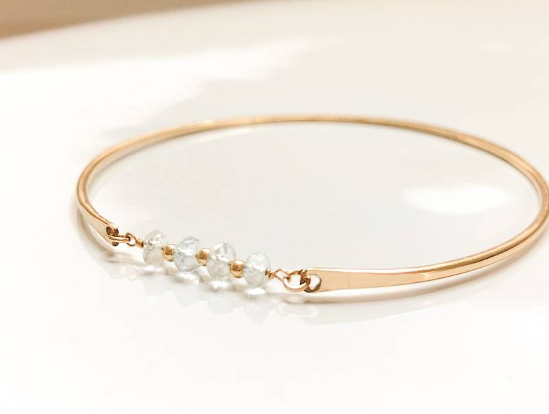 Aquamarin Armreif 14Kt Gold Fill Oder Sterling Silber von AerlumeJewelry