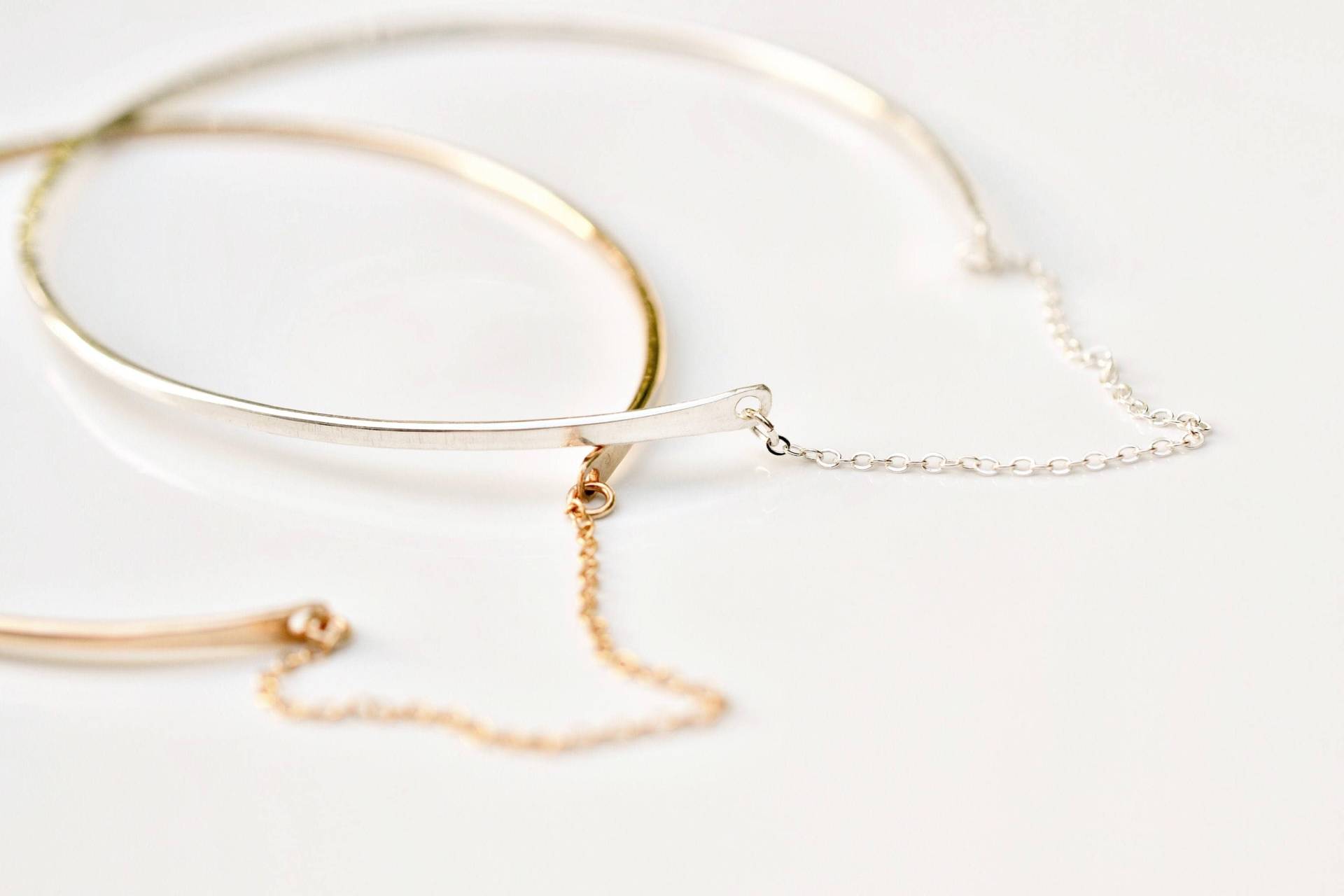 Zierlicher 14Kt Gold Filled Armreif Gehämmerter Armreif von AerlumeJewelry