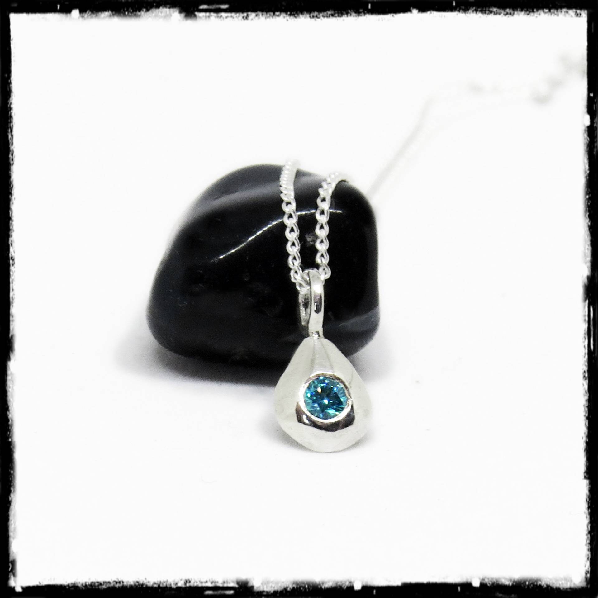 Silber-Hänger Ausstoß Und Edelsteine - Feine Kette Topas Peridot Zirkoniumoxid Zur Wahl Silber-Hänger Ausstoß Und Edelsteine - Feine Kette Topas Peridot Zirkoniumoxid Zur Wahl von AesLineaJewelry
