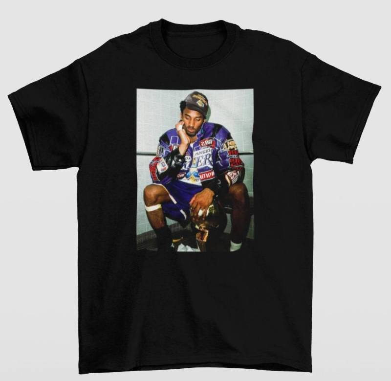 Kobe Bryant T-Shirt Vintage Basketball Finale Meisterschaft La Mamba Retro Kobe Bryant T-Shirt Vintage Basketball Finale Meisterschaft La Mamba Retro von AestheticCloShopDE