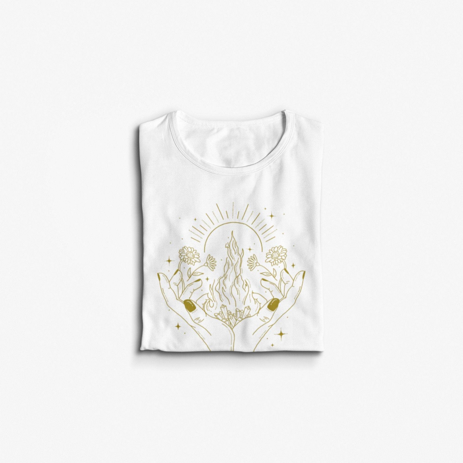 Esoterik Hände Und Feuer Sonne T Shirt - Mystisch Tarot Zodiacs von AestheticGoodsStudio