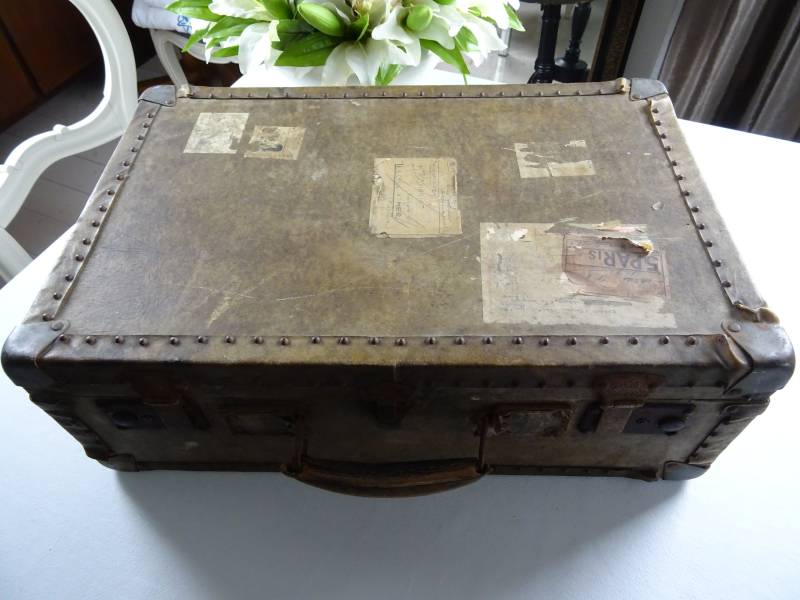 Koffer Antik Sehr Alt Aufkleber Beige Schlösser Funktionstüchtig Vintage Frankreich von AetBBrocante