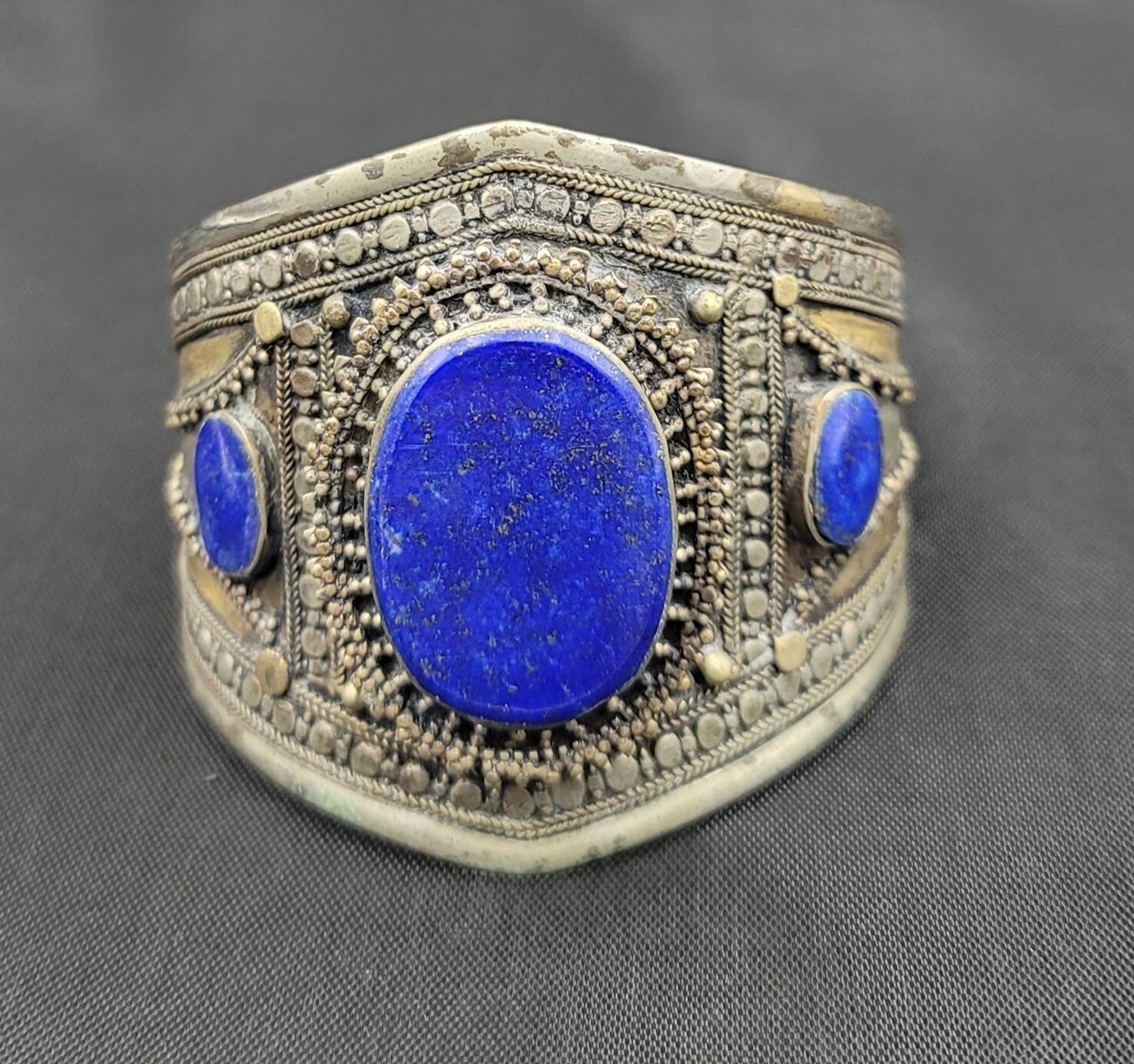 Afghanistan Einzigartiger Vintage Silber Armreif Mit Natürlichem Lapislazuli Stein Afghanistan Einzigartiger Vintage Silber Armreif Mit Natürlichem Lapislazuli Stein von AfghanJewelryShop
