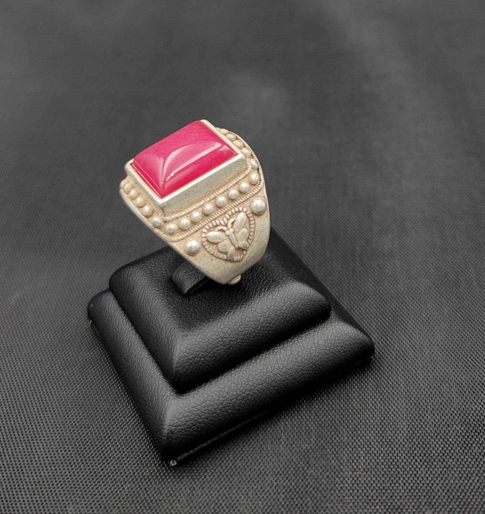 Naga Land Natürlicher Rubin Edelstein Vintage Silber Tibeten Verstellbarer Ring Naga Land Natürlicher Rubin Edelstein Vintage Silber Tibeten Verstellbarer Ring von AfghanJewelryShop