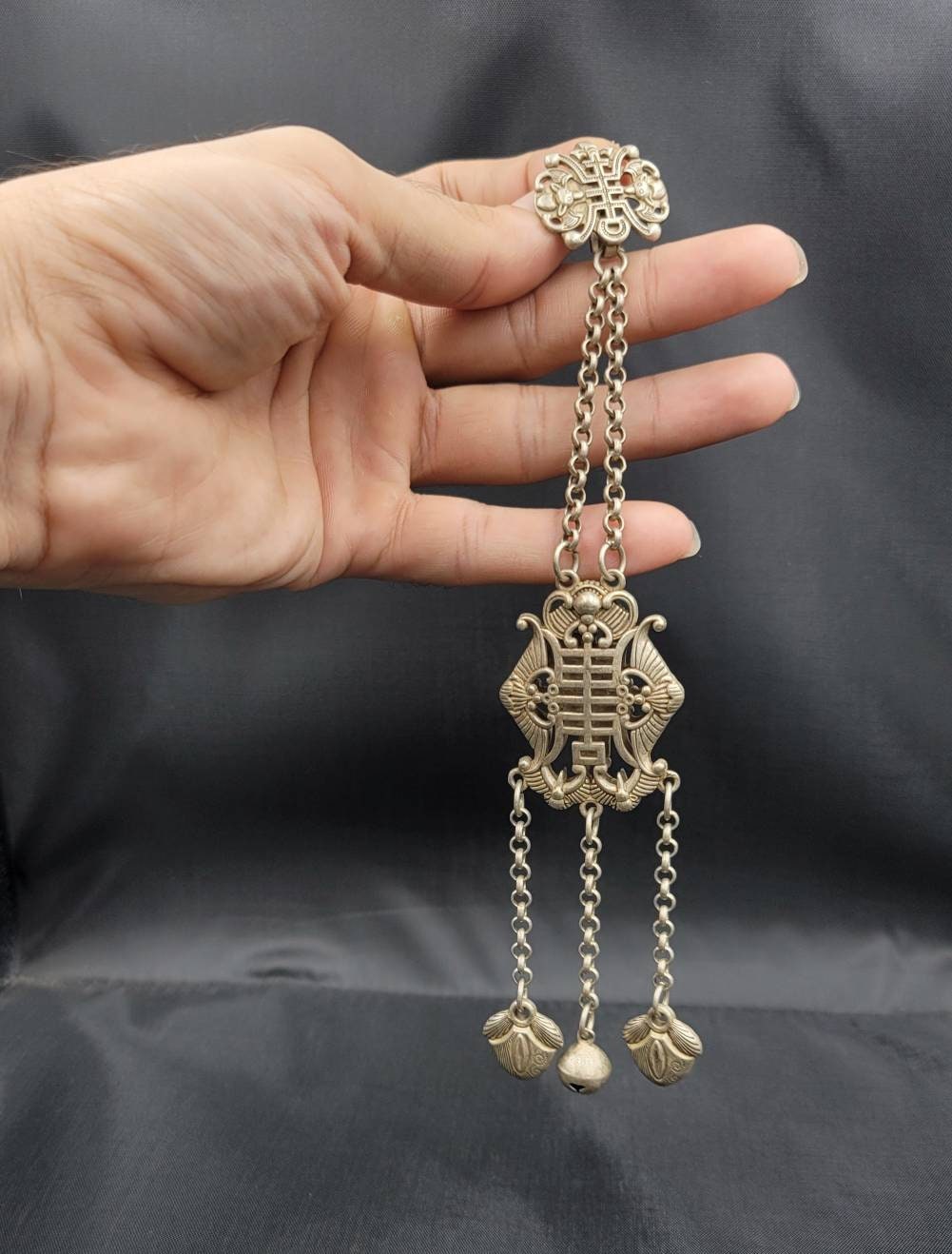 Selten Vintage Tibeten Beschmutzt Silber Graviert Unikat Lange Haare Anhänger Selten Vintage Tibeten Beschmutzt Silber Graviert Unikat Lange Haare Anhänger von AfghanJewelryShop