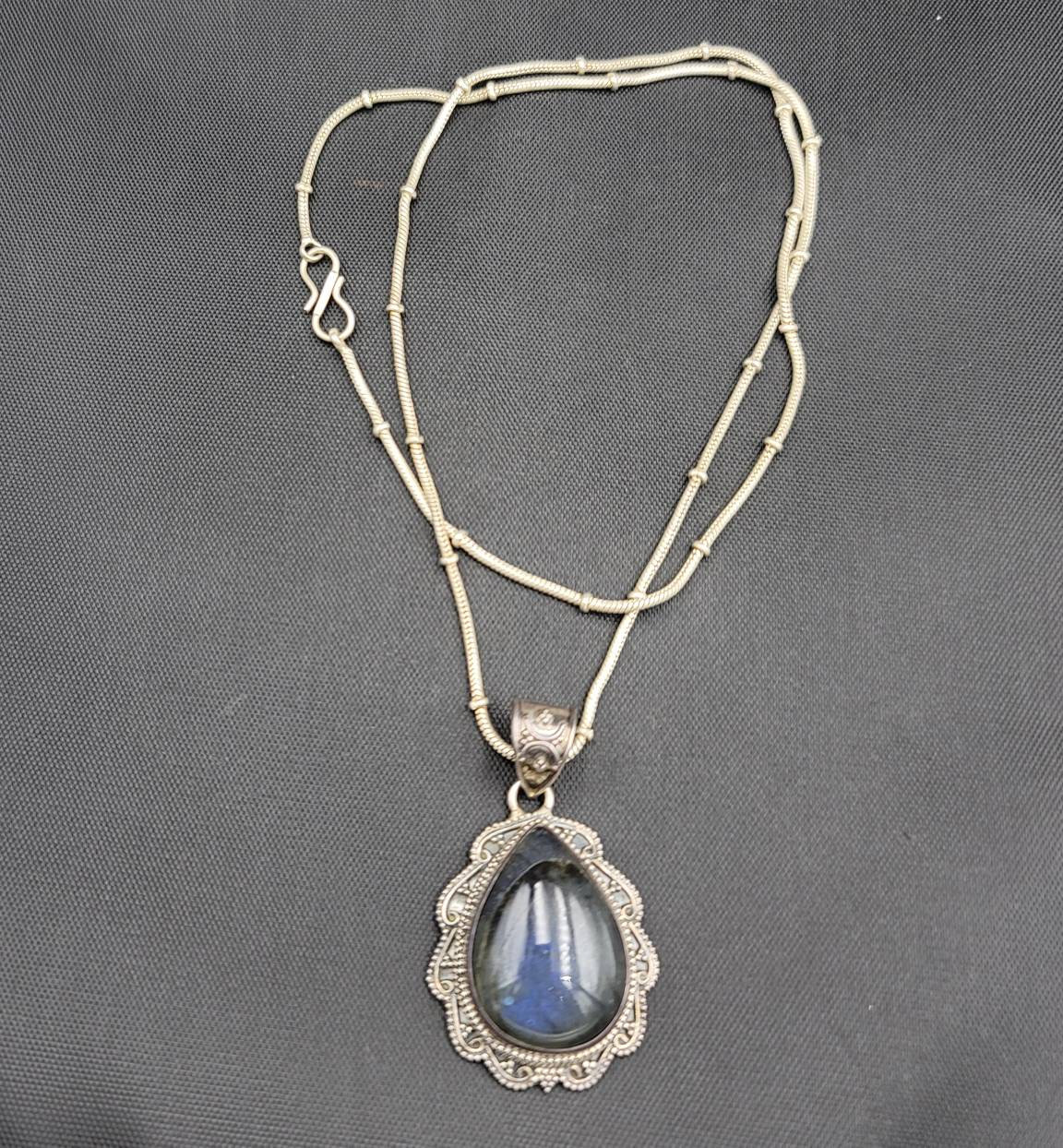 Sterling Silber Vintage Anhänger Mit Natürlichem Labradorit Stein Silberkette Sterling Silber Vintage Anhänger Mit Natürlichem Labradorit Stein Silberkette von AfghanJewelryShop