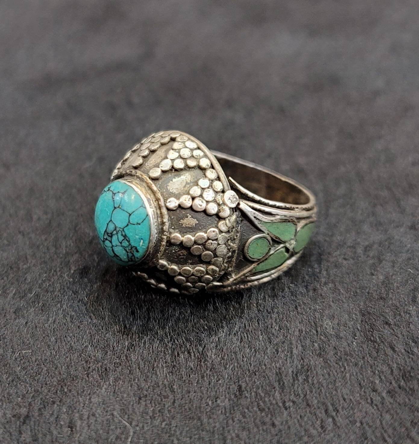 Wunderschöner Alter Silber Ring Aus Afghanistan Mit Natürlichem Türkis Edelstein Wunderschöner Alter Silber Ring Aus Afghanistan Mit Natürlichem Türkis Edelstein von AfghanJewelryShop