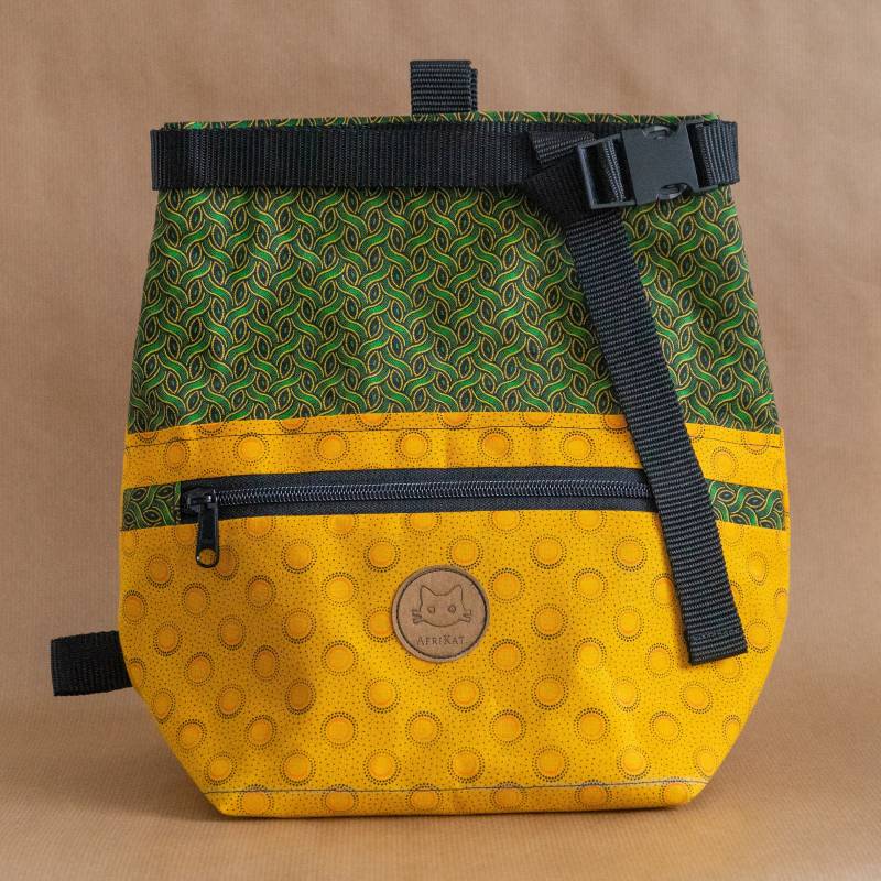 Afrikat Chalk Bucket in Green & Yellow With Buckle, Velcro Seal, Carabiner Loop, + Multiple Pockets For Your Brushes, Tape & Phone von AfriKatChalkbags