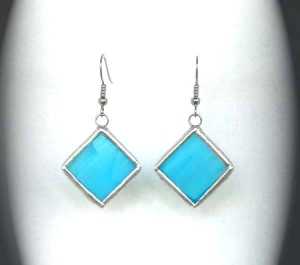 Türkisfarbene Glasmalerei-Ohrringe Türkisfarbene Glasmalerei-Ohrringe von AfricanSand