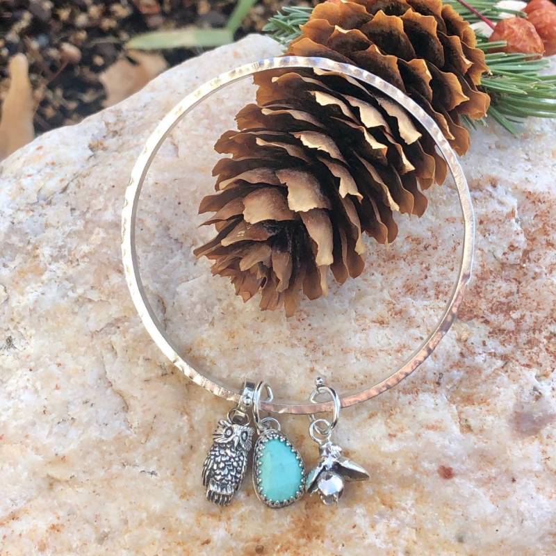 Eule Und Sukkulente Schwere Gehämmerte Sterling Silber Armreif Armband, Handgegossene Sukkulenten Baumeln Armband Eule Und Sukkulente Schwere Gehämmerte Sterling Silber Armreif Armband, Handgegossene Sukkulenten Baumeln Armband von Afterdarkdesigns