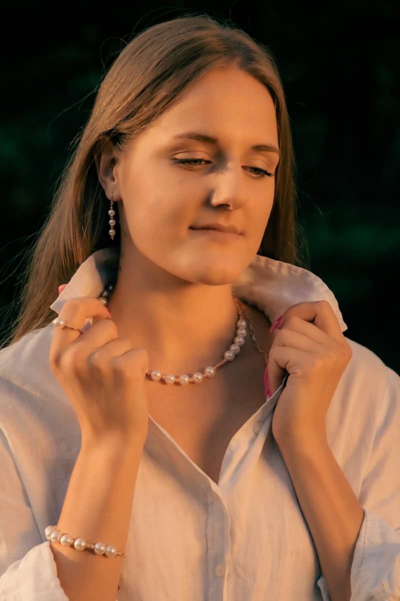 Aga Perlen, Set Mit Weißen Handgefertigter Schmuck, Damen Schmuckset, Perlenstil, Perlenmode, Einzigartiger Schmuck von AgaDubikJewellery