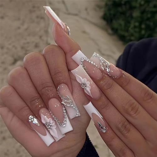 24 Stück lange quadratische French White Tip Press on Nails – Nude Pink mit Strass Schmetterling Blume – Abnehmbare Vollabdeckung Kunstnägel für Frauen und Bräute – Nail Art Zubehör 24 Stück lange quadratische French White Tip Press on Nails – Nude Pink mit Strass Schmetterling Blume – Abnehmbare Vollabdeckung Kunstnägel für Frauen und Bräute – Nail Art Zubehör von Agasar