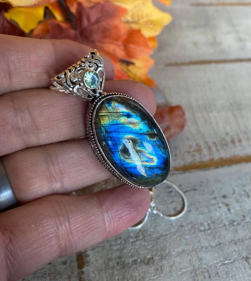 Einzigartige Blau Labrador Ovalit Tsavorit Anhänger Halskette - Labradorit Halskette-sterling Silber 19 " von AgateBeachcomber