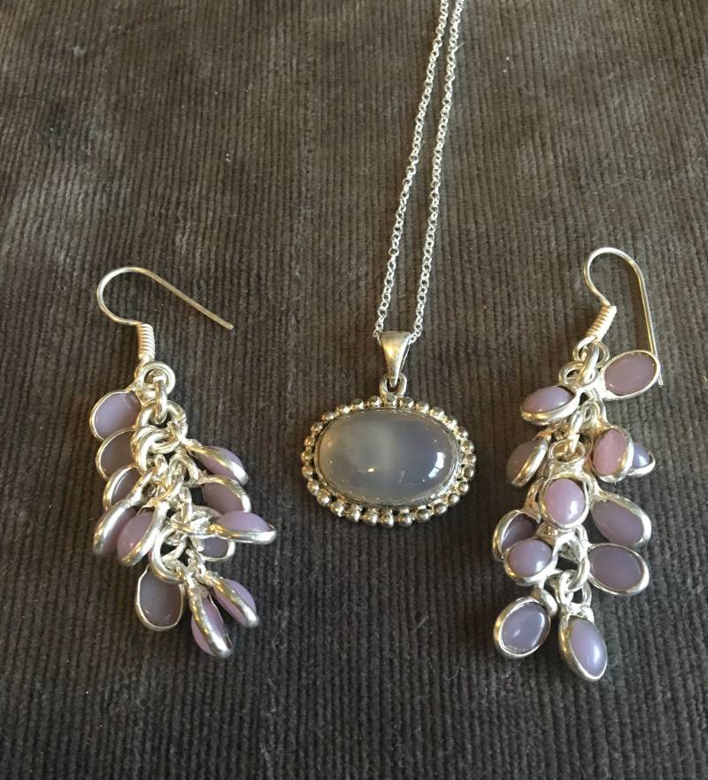 Herbst/Winter Verkauf Lavendel Chalcedon Cluster Perlen Ohrringe+Lavendel Achat Kette-Lavendel Kette von AgateBeachcomber