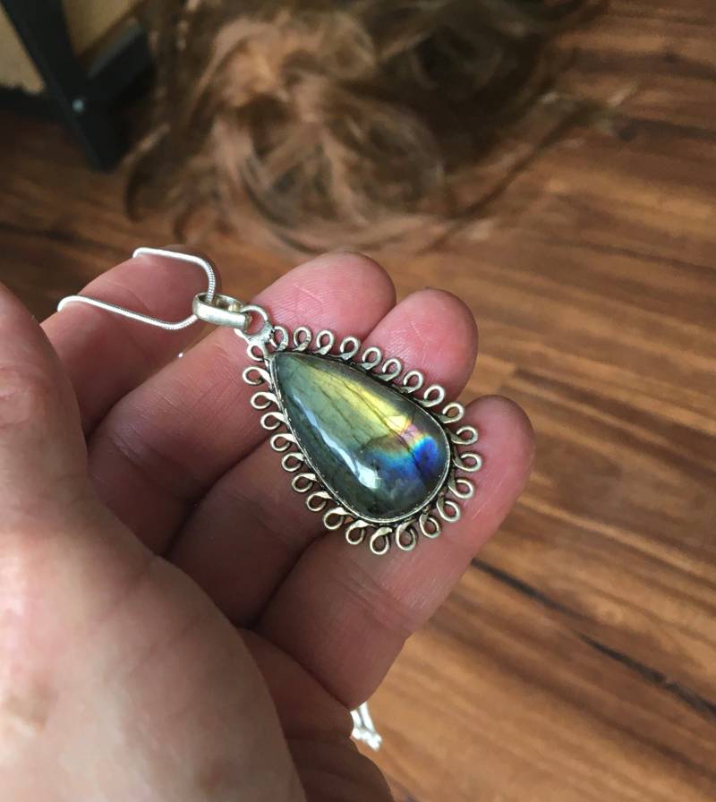 Sale Schöne Teardrop Feuer Blau-Multi Farbe Labradorit Anhänger Halskette - Blauer von AgateBeachcomber
