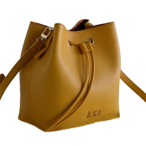 Agatha Ruiz de la Prada – Senfgelbe Beuteltasche aus veganem Leder mit kontrastierender Nylon-Innenseite von Agatha Ruiz de la Prada