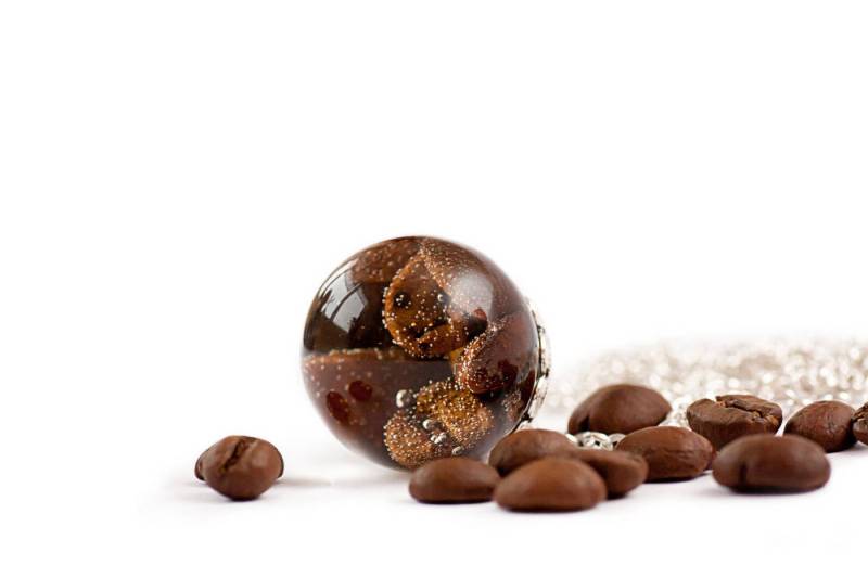 Kaffeebohnen Anhänger Halskette von Agnera