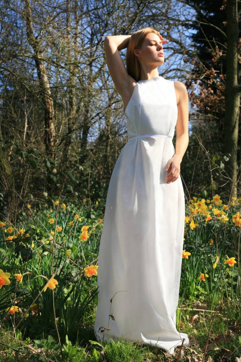 Maxikleid Aus Weißer Bio-Baumwolle Leichter, Einfacher Stil von AgnesMiraRosa