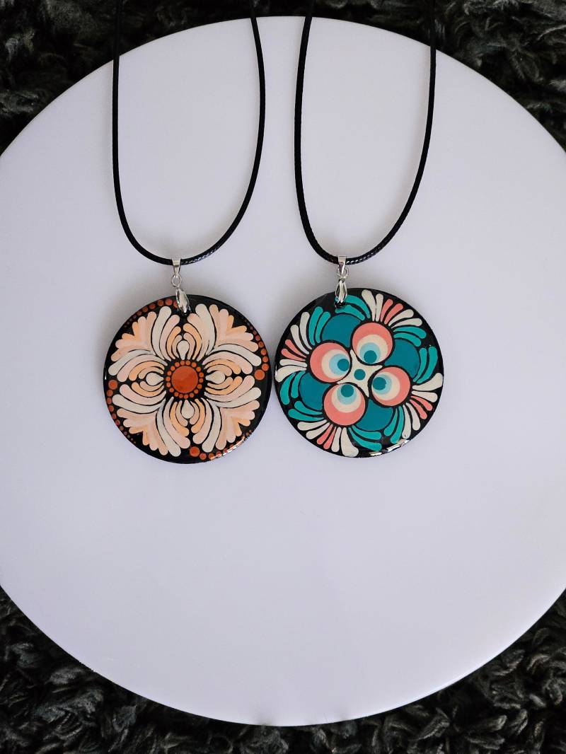 Handbemalter Mandala Anhänger - Boho Schmuck Für Mutter Und Freundinnen Geschenk Zum Jahrestag Handbemalter Mandala Anhänger - Boho Schmuck Für Mutter Und Freundinnen Geschenk Zum Jahrestag von AgniiKala